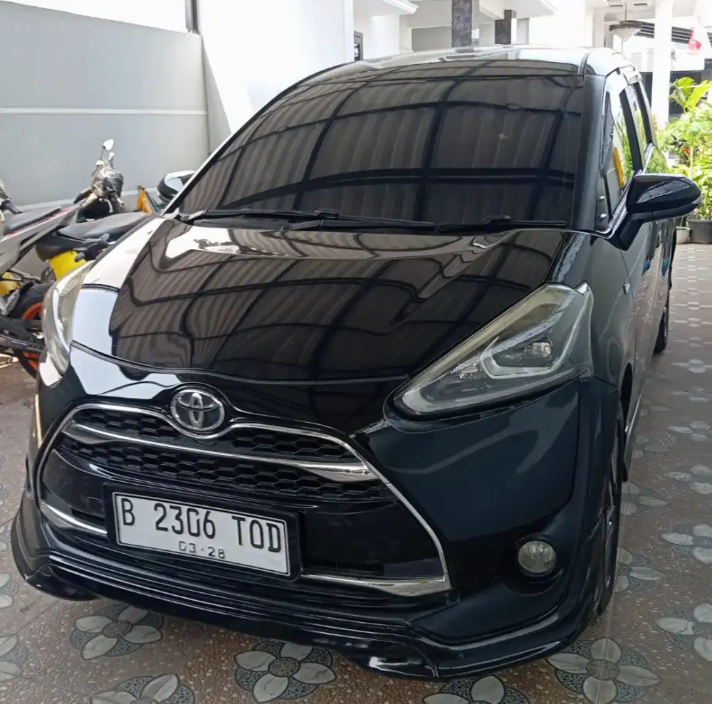 DI JUAL SIENTA 2016 Q