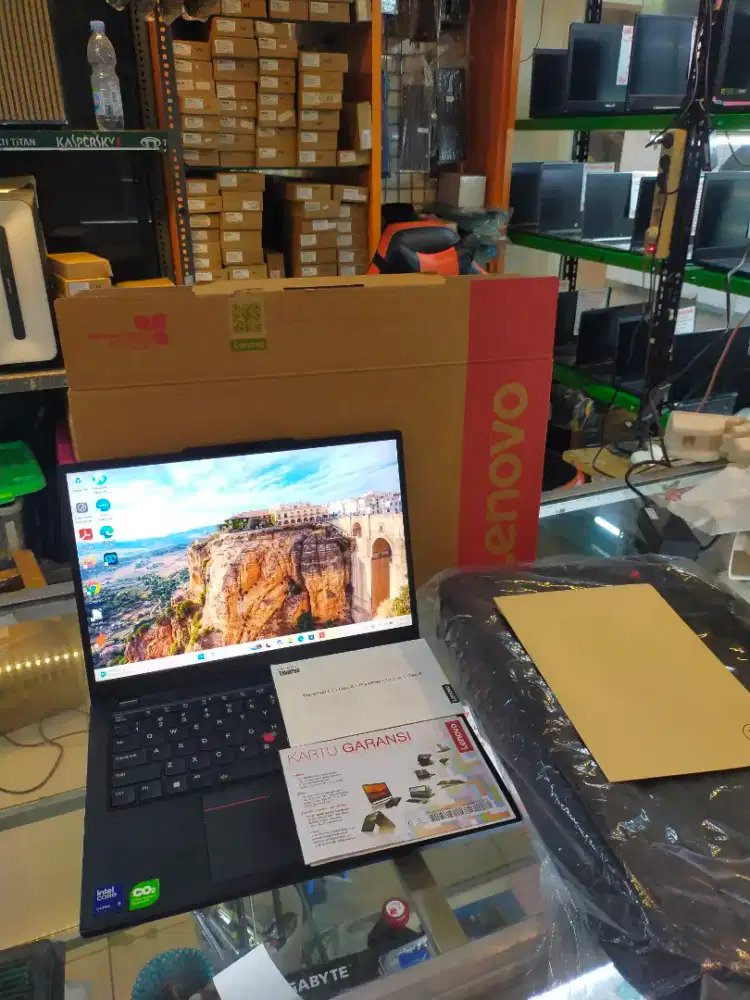 di jual laptop Lenovo L13 gen 6 ram 16 SSD 512 garansi resmi fullsett