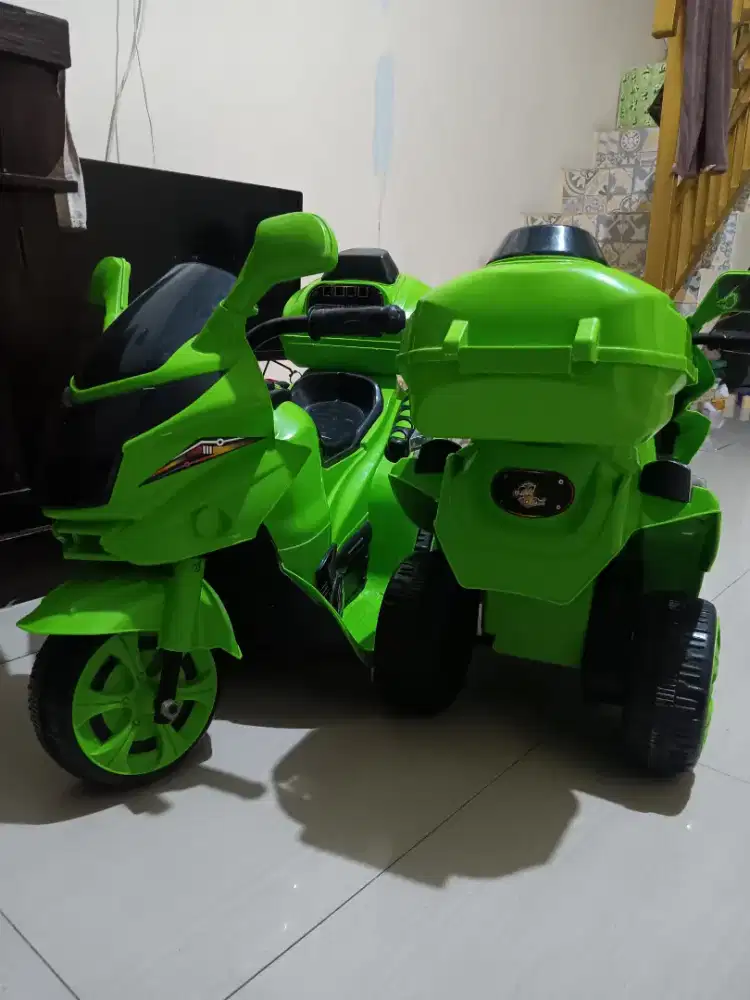 Motor aki mainan anak