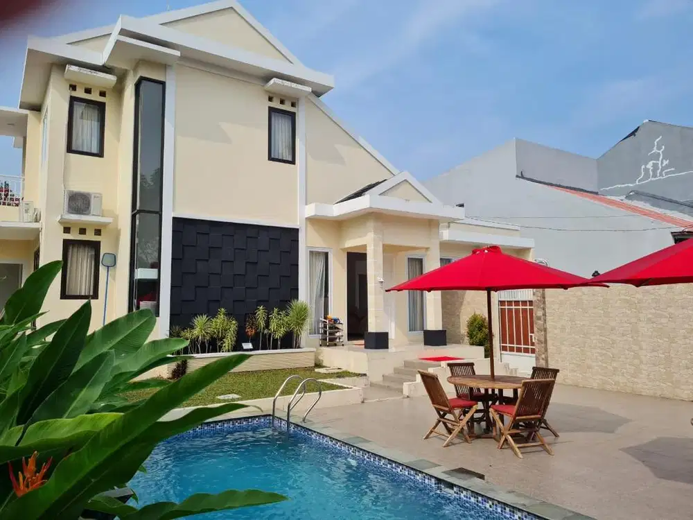Rumah 2 Lantai dengan View Pegunungan di Sentul City