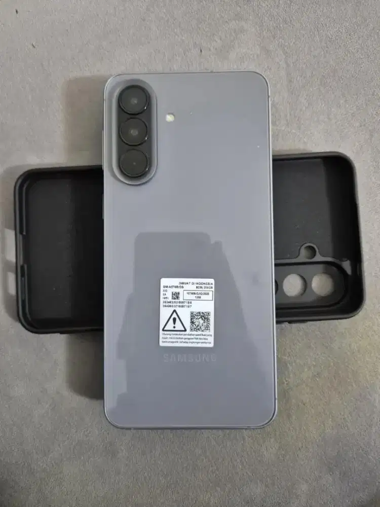Samsung A57 8/256 warna gray. Mulus no minus Rp 5.800.000
