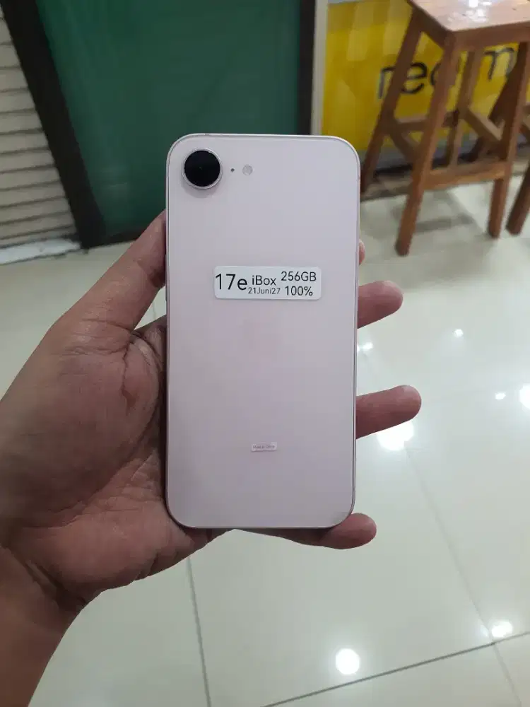 Iphone 17e 256 GB Resmi iBox Langka Warna Pink