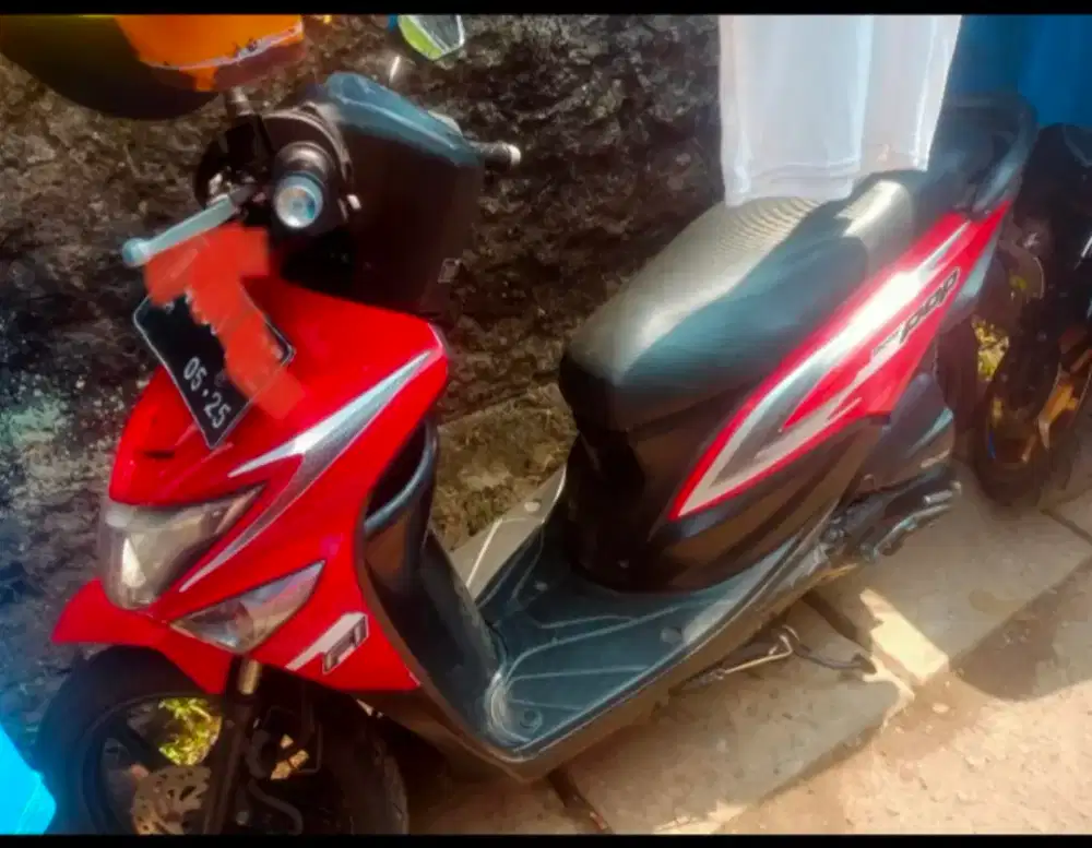 Bismillah dijual sepeda motor honda beat pop tahun 2015