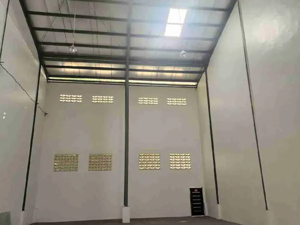DISEWAKAN GUDANG DAAN MOGOT