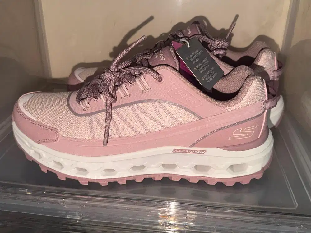 Skechres Glides Steps Training Shoes Pink