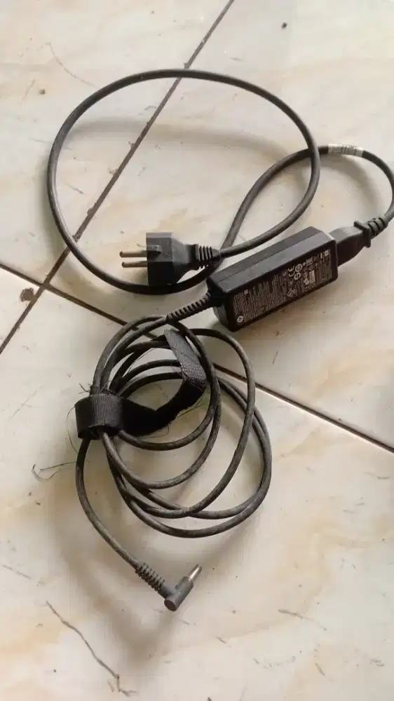 Charging carjer laptop merk hp