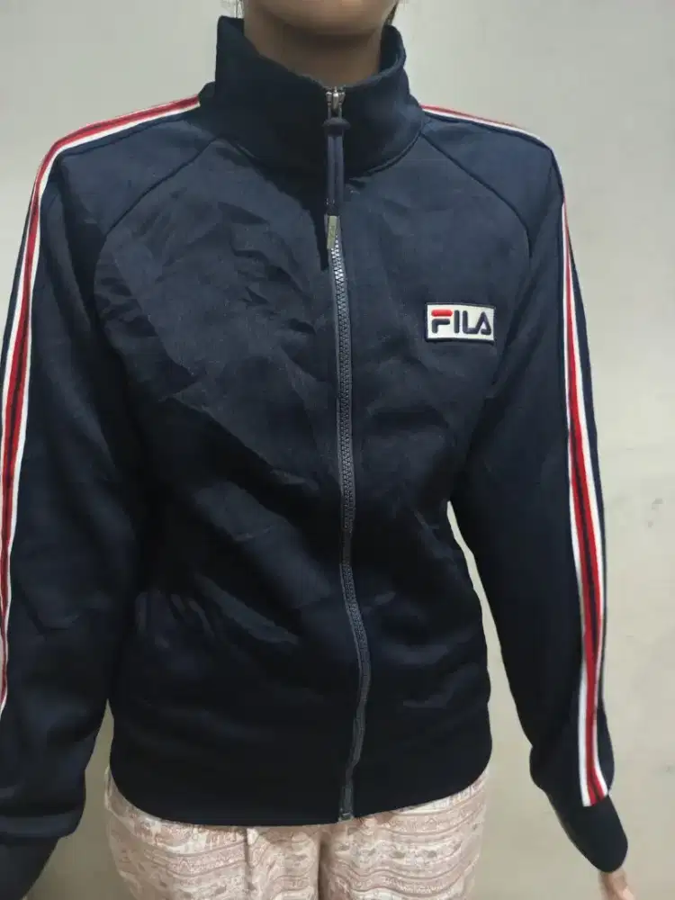 Tracktop FILA  hitam mulus