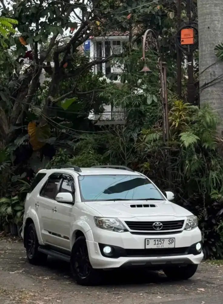 Fortuner G VNT TRD 2.5 Matic Diesel 2013 ISTW !!!
- KM low 88rb