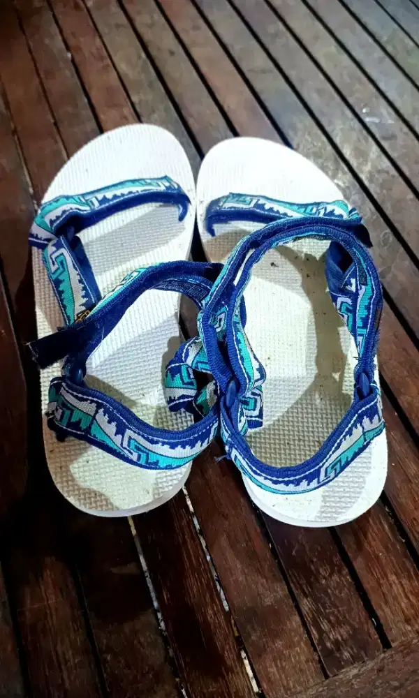 [Like New] TEVA Pyramid Blue Sandal Gunung Size 40