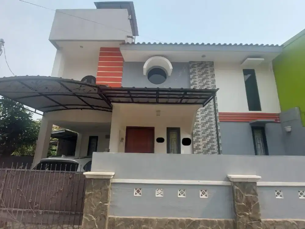 Rumah 2 Lantai 3 Kamar Hadap Utara di Beji Depok