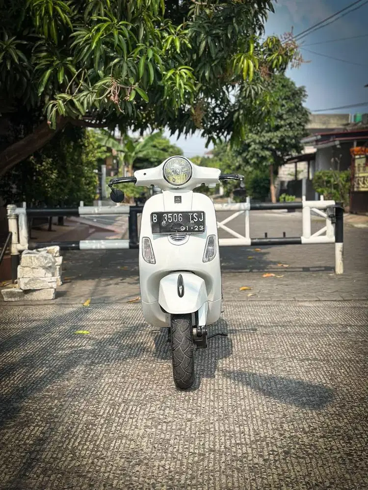 VESPA LX 2V tahunan 2012 sale termurah!