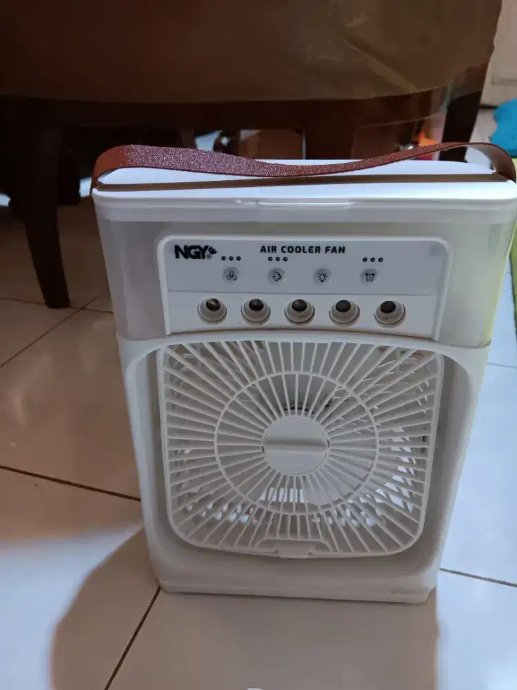 Kipas angin NGY ( kipas, semprot pelembab, 7 wrna lampu malam, timer)