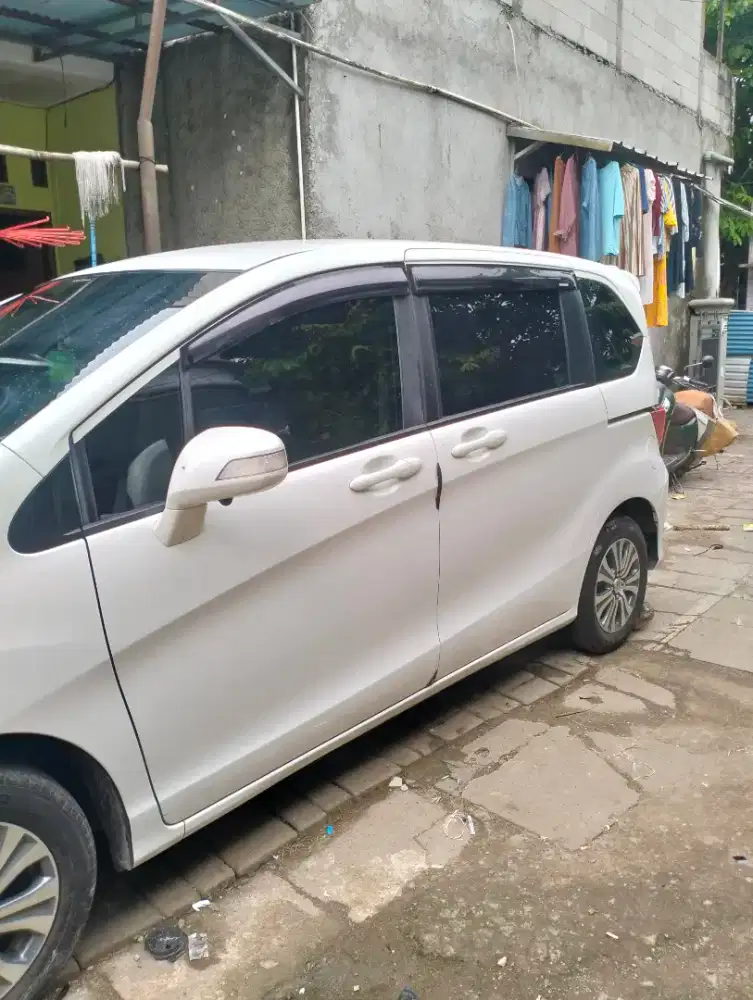 Tempat pemasangan kaca film mobil