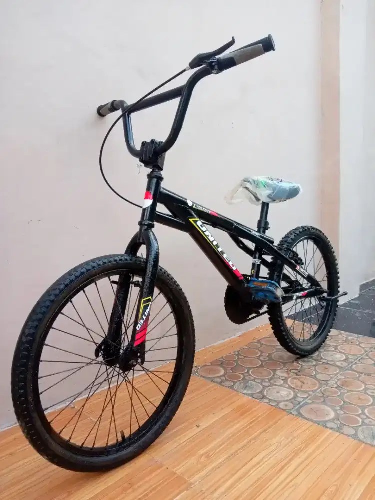 Sepeda BMX Ukuran 20.