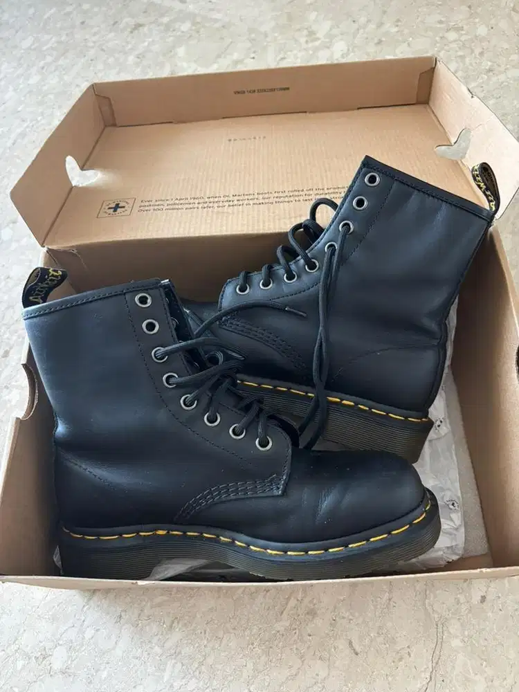 Sepatu Docmart type 1460 smoth black