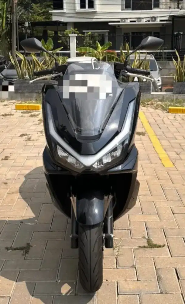 Honda PCX CBS 2025 Phenomenal Black like new