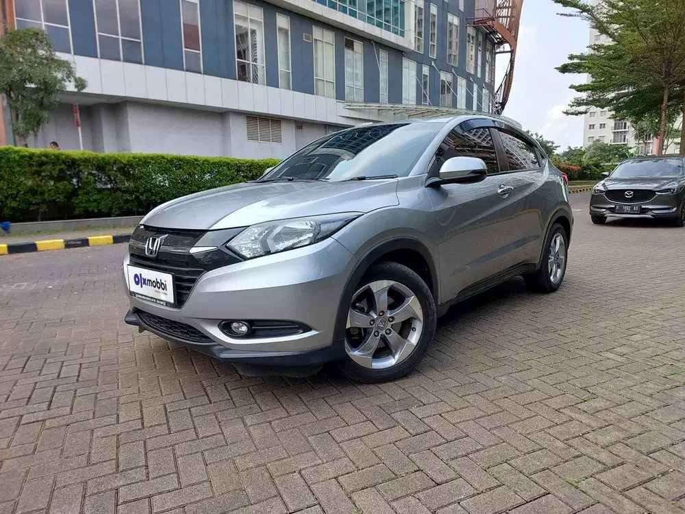 TDP 1 JUTA Honda HR-V 1.5 E Bensin-AT 2017 Abu CJUVB