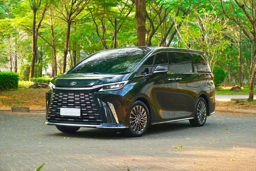 Lexus LM350h Hybrid Luxury A25A-FXS 2023