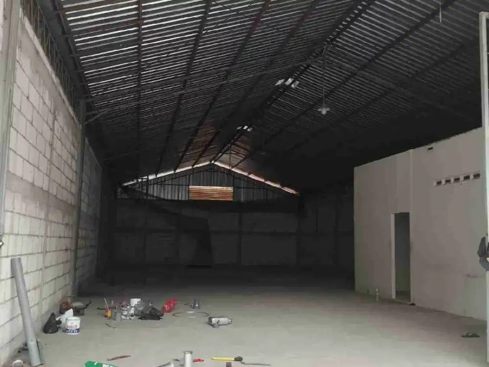 Gudang Siap Pakai Lokasi Strategis di Semarang Barat