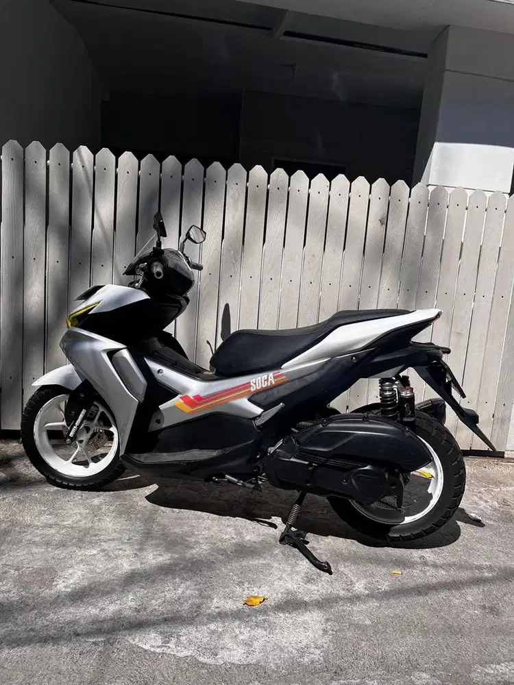 AEROX CONNECTED KEYLESS ABS SILVER 2022