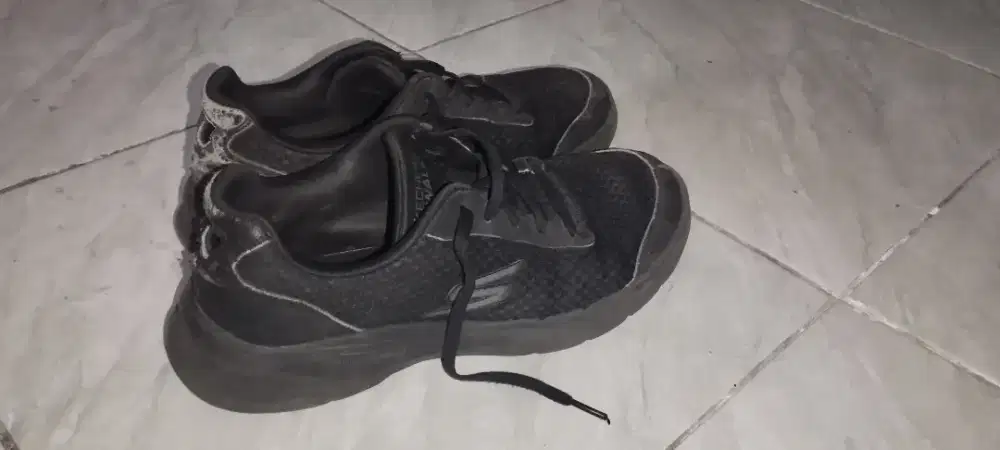 Sepatu Skechers go walk 6