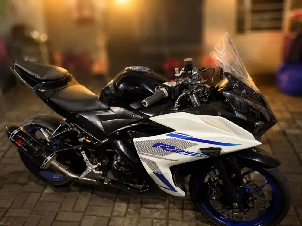 YAMAHA R25 2016 MULUS TERAWAT SIAP PAKAI