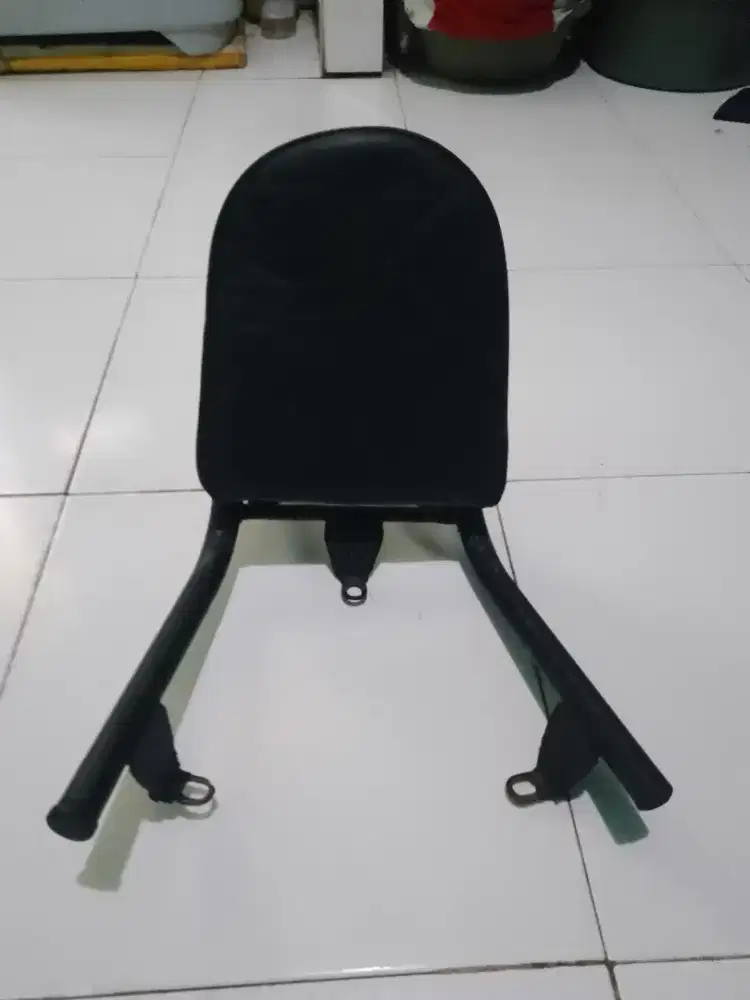 Behel jok belakang sender