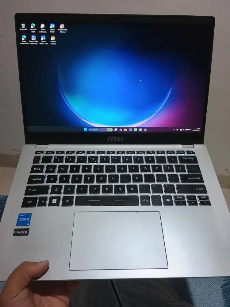 Laptop Ringan MSI Modern 14 C12MO