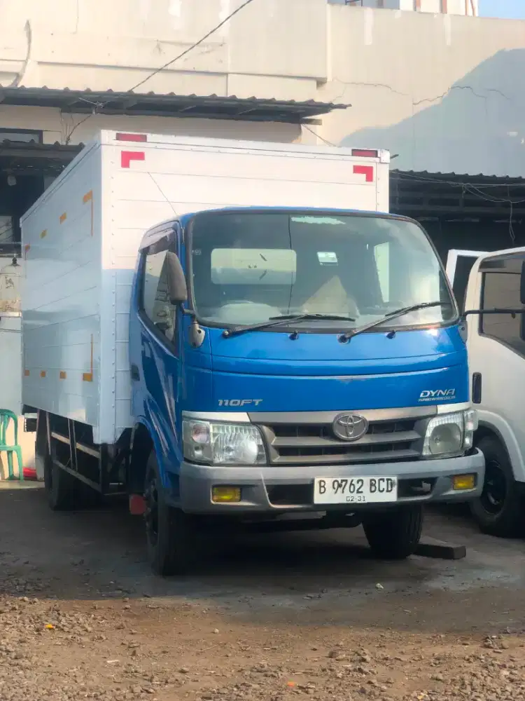 Toyota Dyna 110FT double std box 15 kubik 2011
