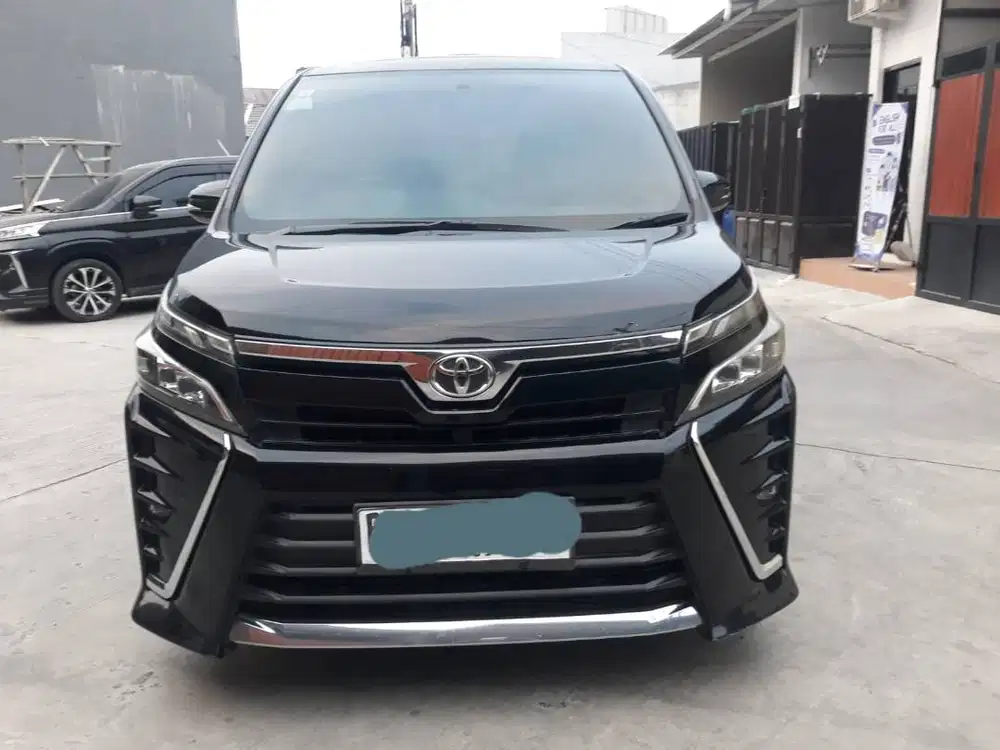 Toyota Voxy 2.0 AT 2021 Hitam Tangan Pertama KM 110 Rb Full Orisinil