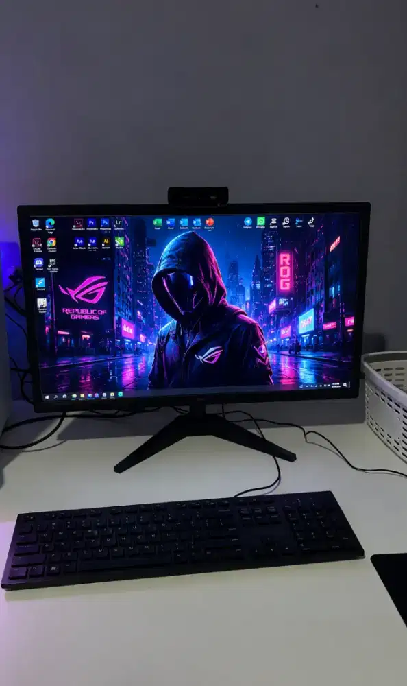 MONITOR SONIC 24 INCH + KEYBOARD + MOUSE + WEBCAM