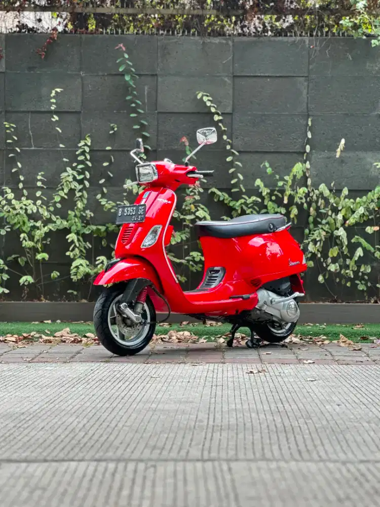 DIJUAL PIAGGIO VESPA S ITALY 2V 125 TAHUN 2009 RARE ITEM!