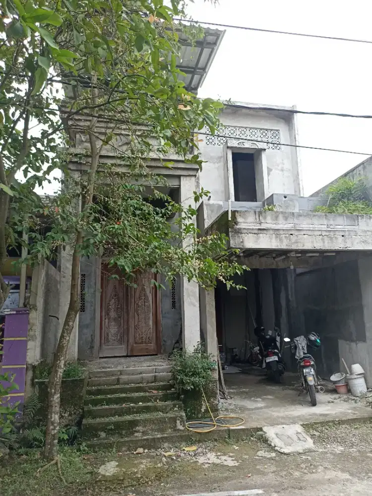 Dijual Rumah kondisi 85% renovasi hitung tanah aja.