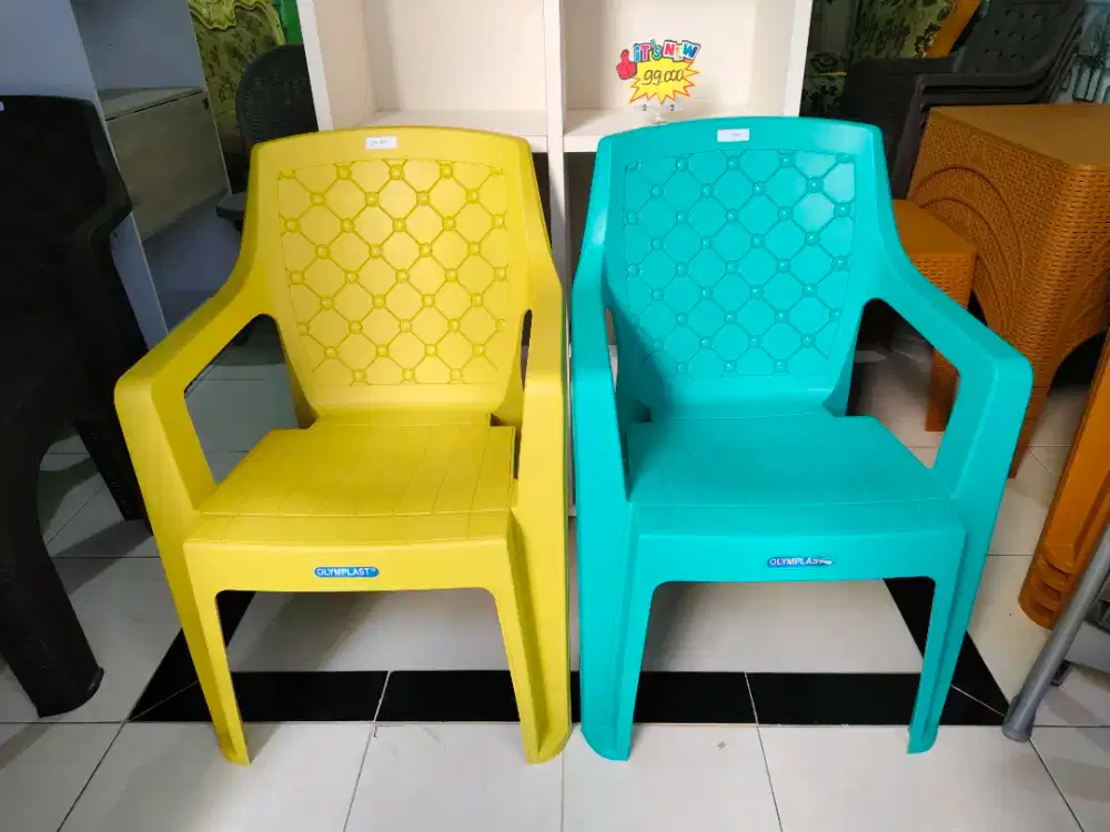 KURSI WARNA WARNI
