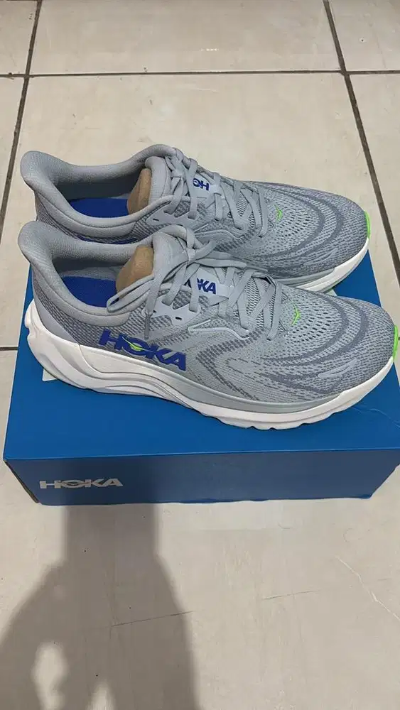 Sepatu Lari Hoka 43