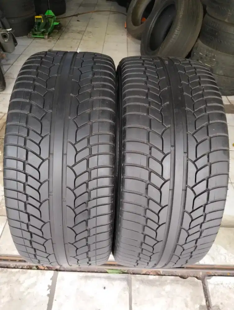 Ban 285 40 R22 Achilles ada 2pcs good condition blm ada tambalan