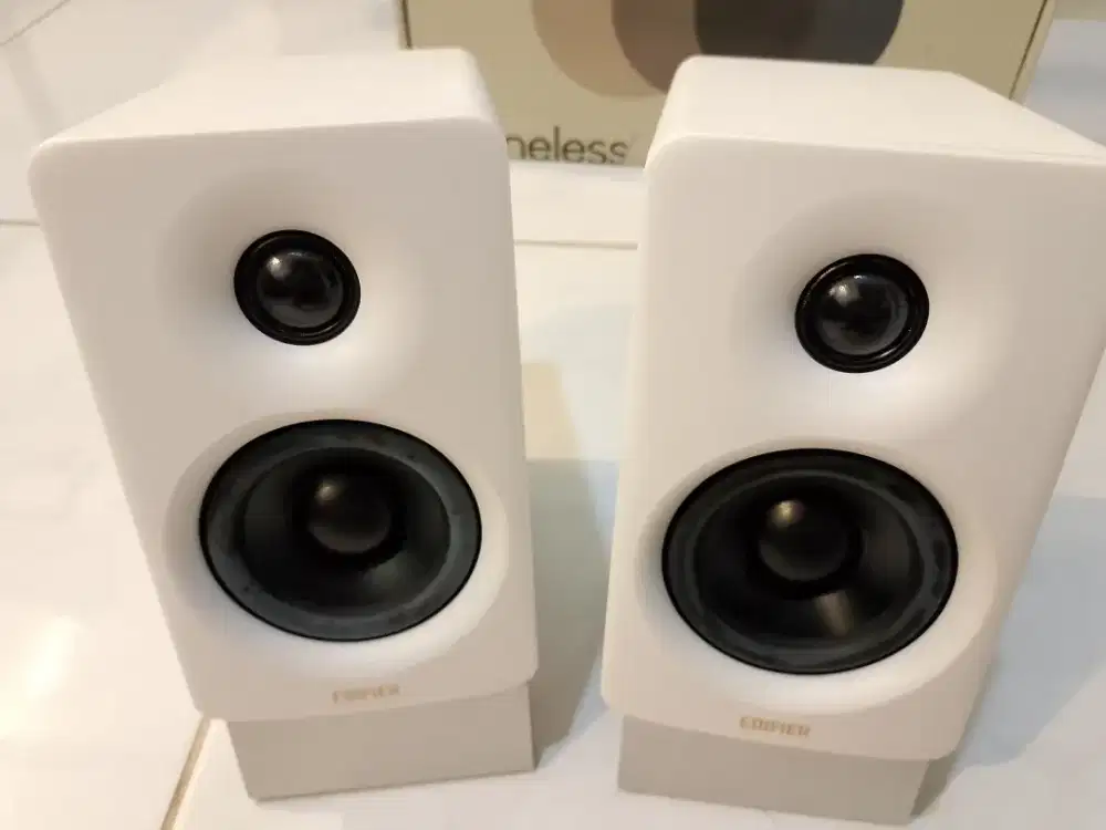 DIJUAL EDIFIER M60 WHITE – LIKE NEW | FULLSET