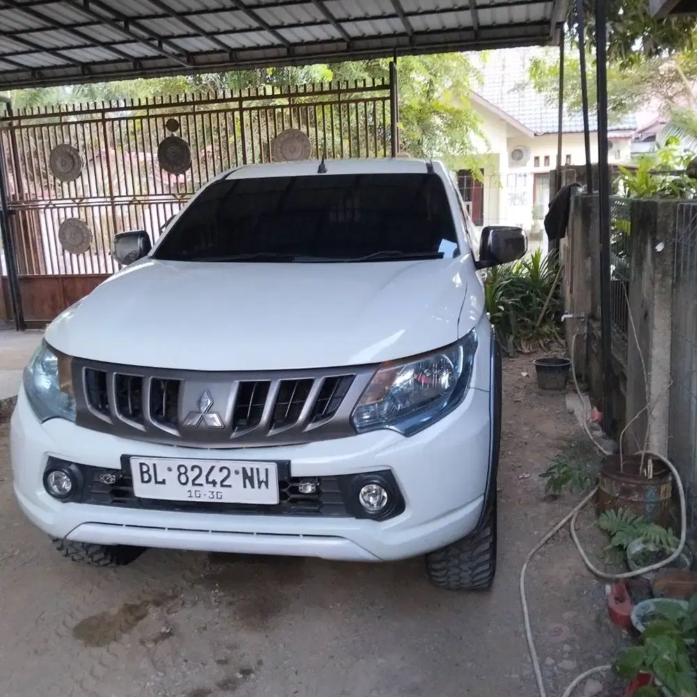 Dijual Mobil Mitsubishi Triton GLS diesel Tahun 2018