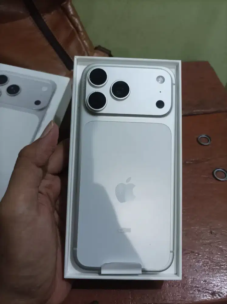 iphone 17 pro max silver ibox murah