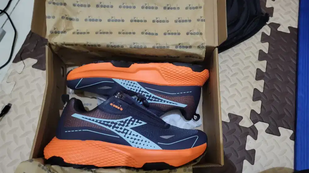 Diadora Raymore navy-orange (Brand New In Box - BNIB)