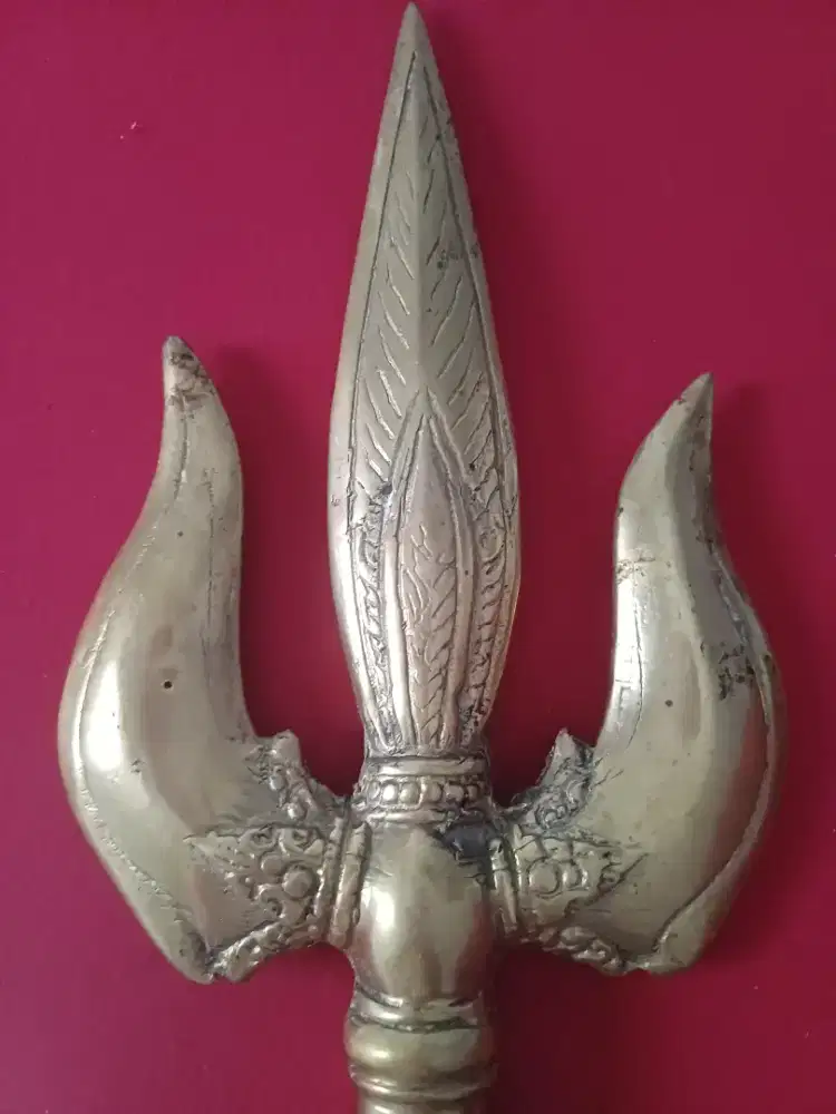 Trisula Antik lawasan