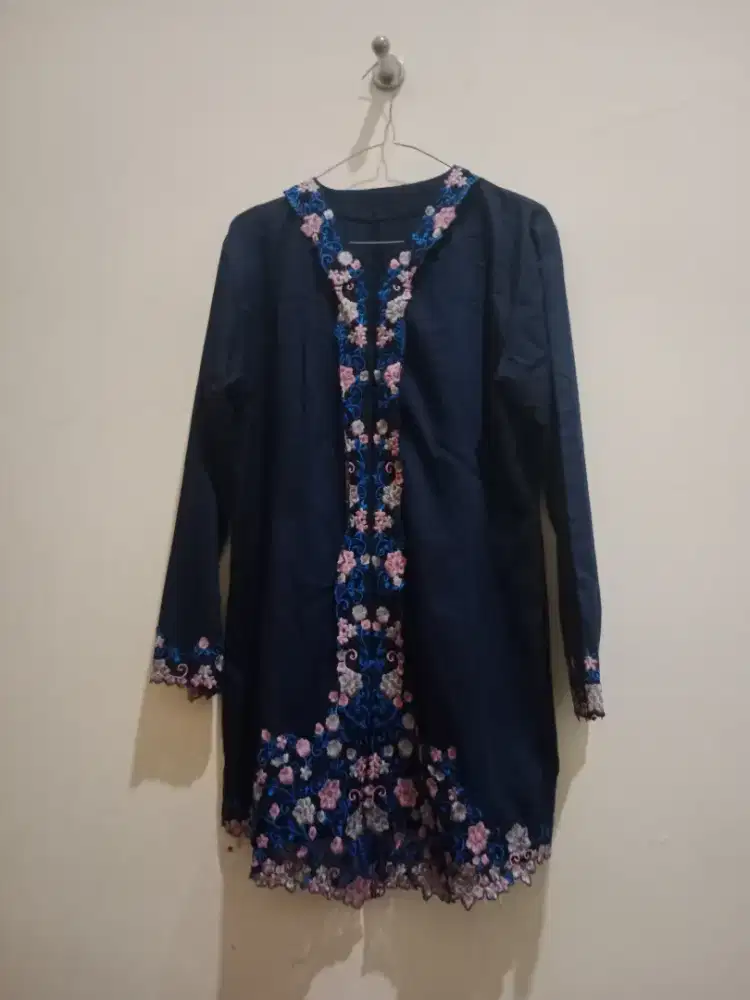 Jual kebaya biru tua