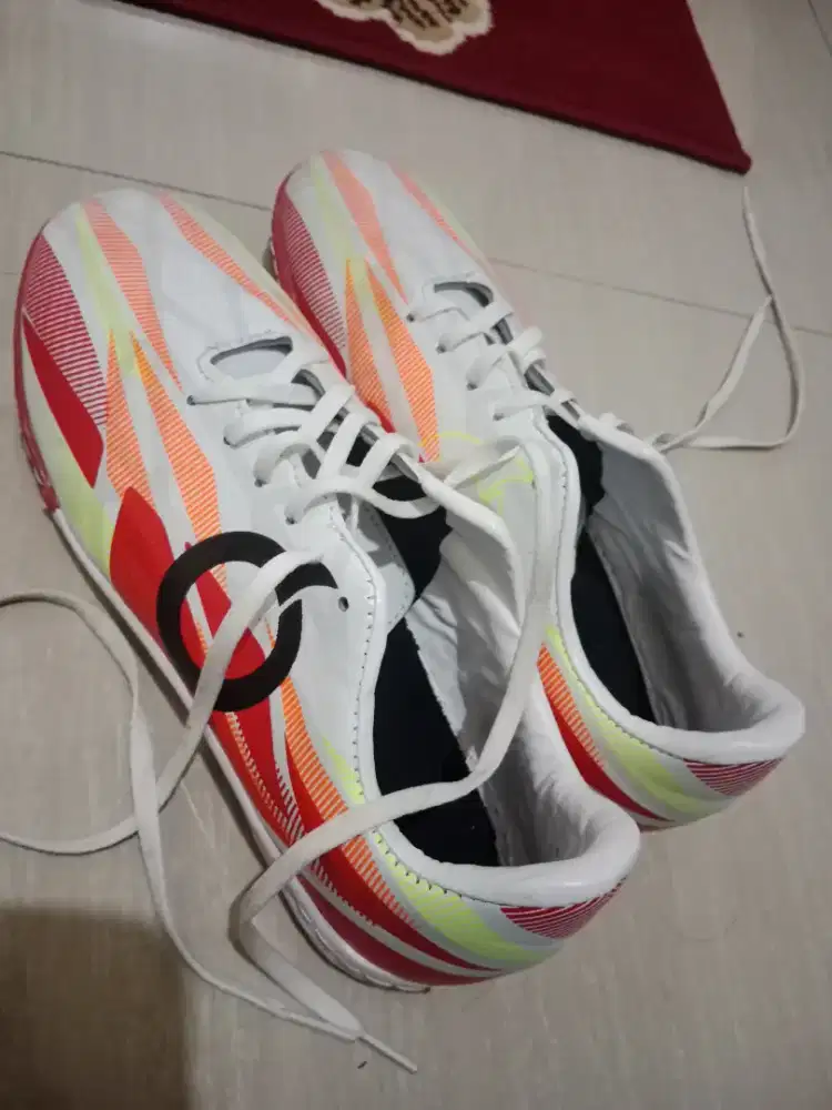 Jual sepatu futsal