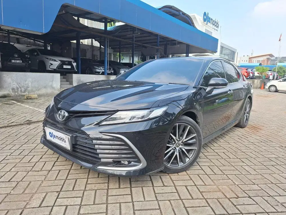 TDP 1 JUTA Toyota Camry 2.5 V Bensin-AT 2021 Hitam CPAJB