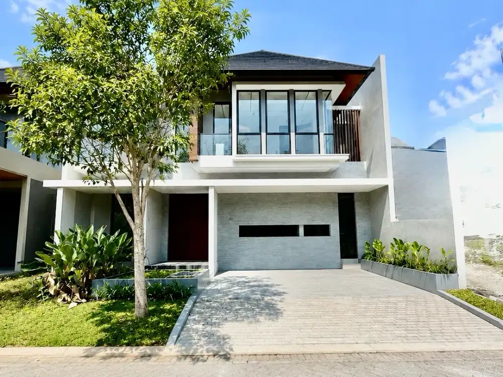 DIJUAL RUMAH WOODLAND CITRALAND MODERN TROPIS 2LT 4KT BARU GRESS