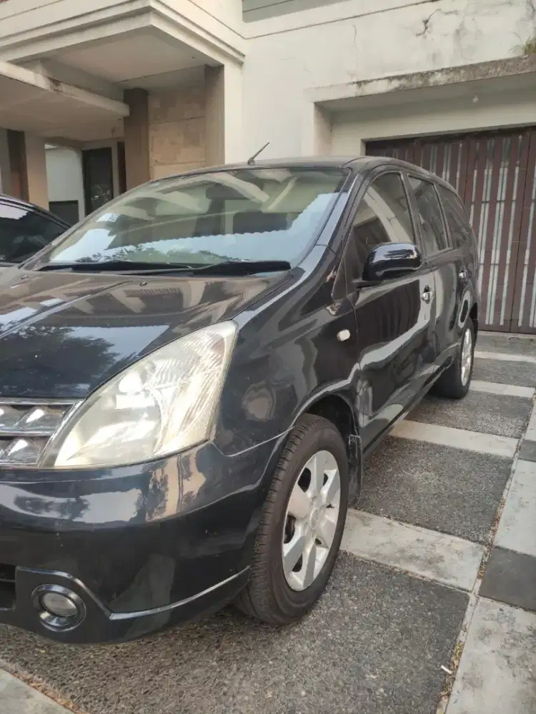 Nissan livina 1.8 matic 2009