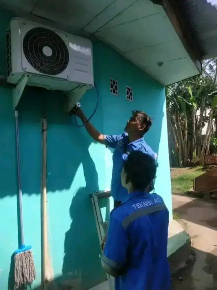 Servis AC bongkar pasang AC kulkas mesin cuci kompa air dll
