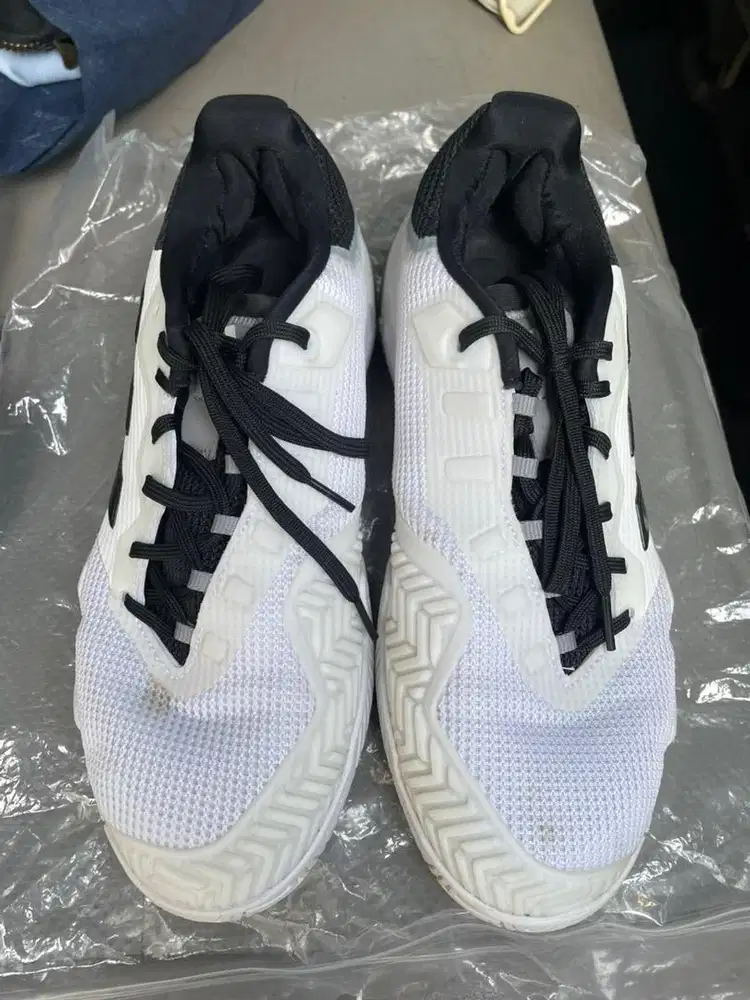 sepatu padel adidas barricade