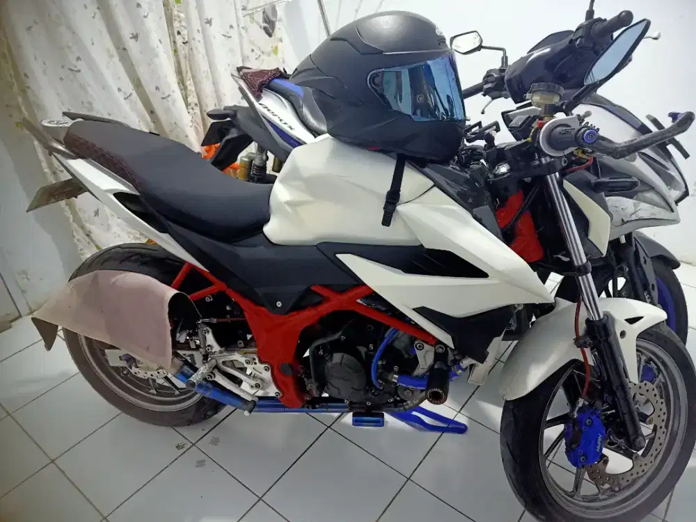 CB 150R full modif