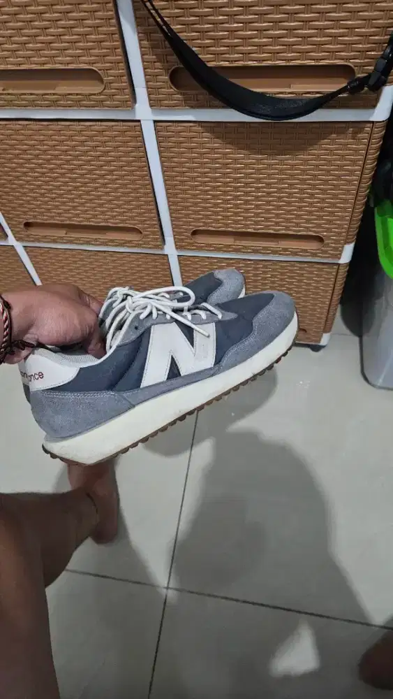 Dijual sepatu new balance 237